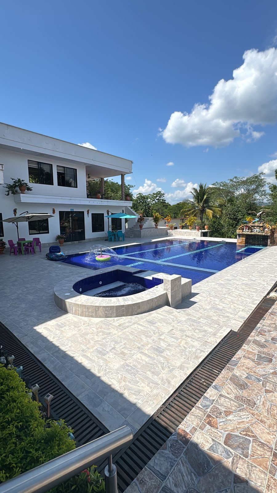 Casa en venta Tolima Melgar Melgar 157 m2 Habitaciones 4 Baños 4 Garajes 7 Precio $2800000000