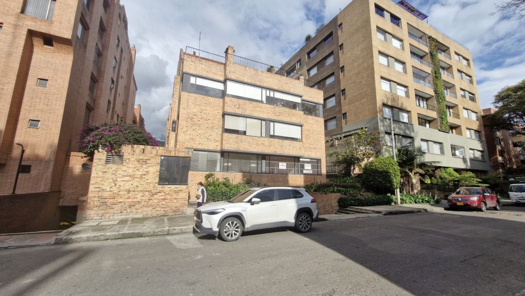 Apartamento en venta Cundinamarca Bogotá La Carolina 41 m2 Habitaciones 2 Baños 1 Garajes 2 Precio $405000000