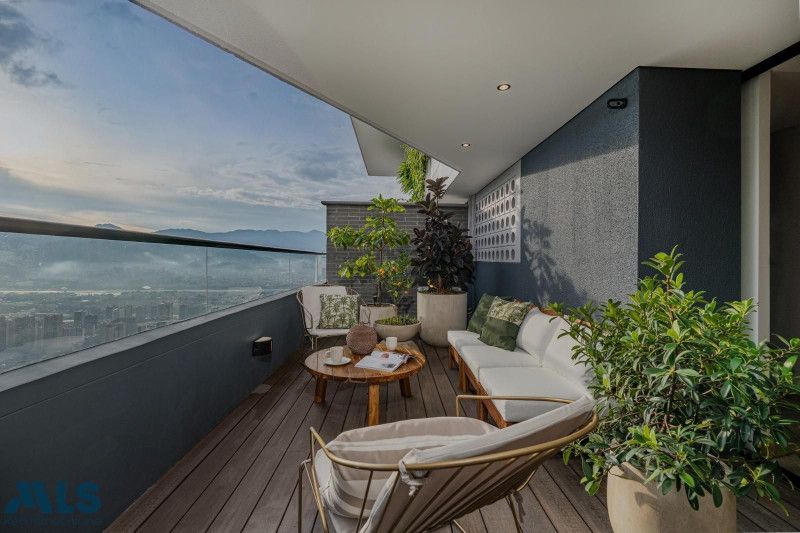 Apartamento en venta Antioquia Medellín Asomadera No2 112 m2 Habitaciones 3 Baños 3 Garajes 2 Precio $1290000000