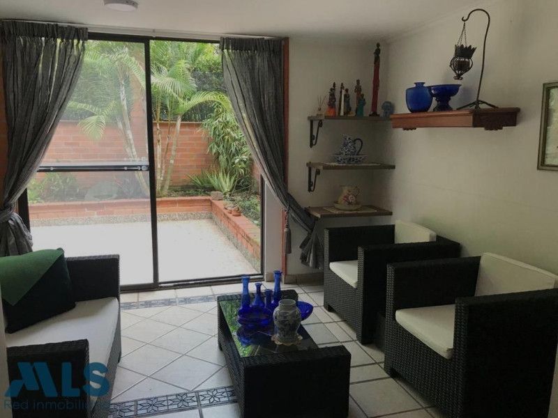 Casa en venta Antioquia Medellín Los Naranjos 231 m2 Habitaciones 3 Baños 3 Garajes 2 Precio $1500000000