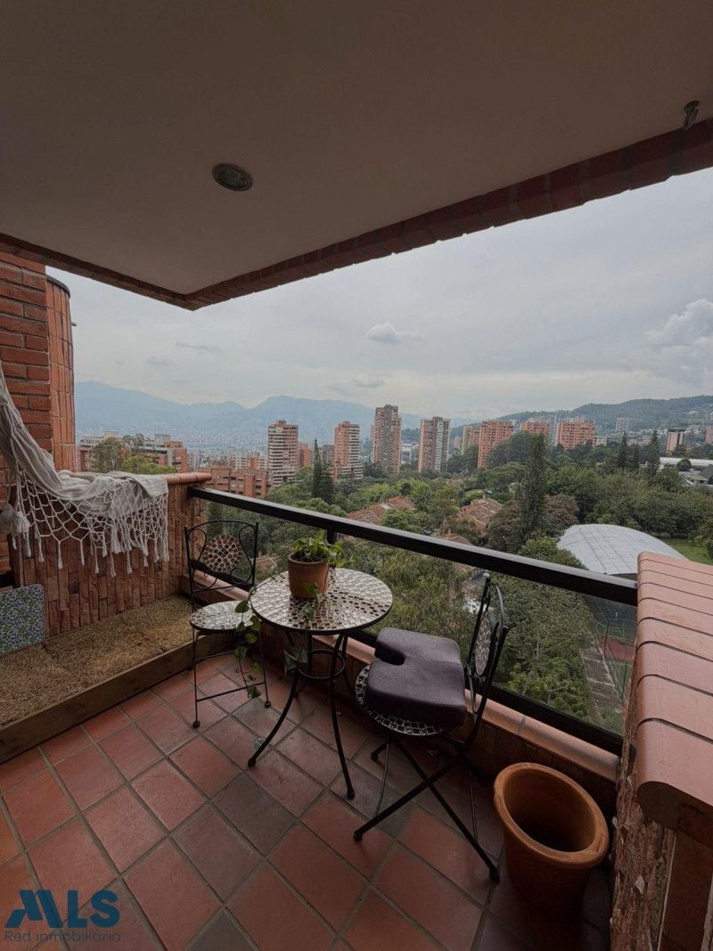 Casa en venta Antioquia Medellín El Tesoro 142 m2 Habitaciones 3 Baños 3 Garajes 2 Precio $1150000000