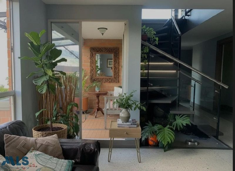 Apartamento en venta Antioquia Medellín La Mota 196 m2 Habitaciones 5 Baños 3 Garajes 2 Precio $988000000
