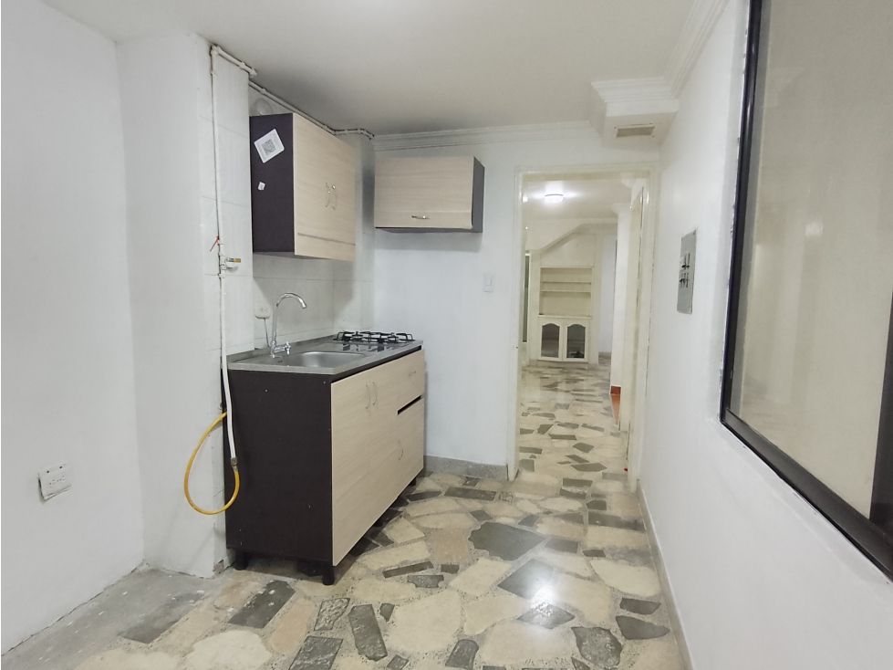 Casa en arriendo Antioquia Medellín Boston 98 m2 Habitaciones 3 Baños 2 Garajes 0 Precio $2500000