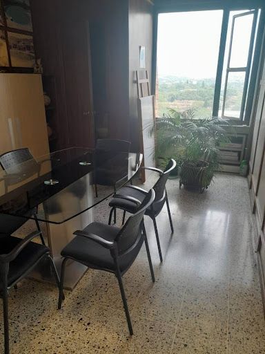 Oficina en arriendo Antioquia Medellín Suramericana 100 m2 Habitaciones 0 Baños 1 Garajes 2 Precio $5500000