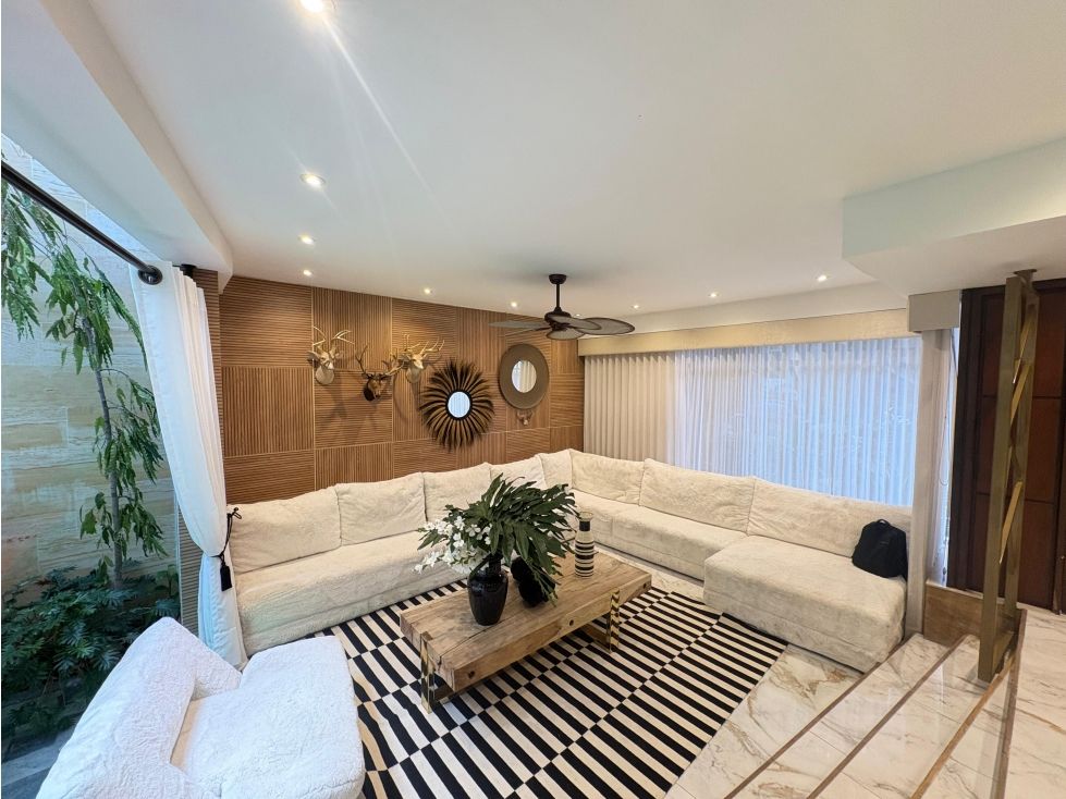 Casa en arriendo Antioquia Medellín Medellín 450 m2 Habitaciones 4 Baños 5 Garajes 2 Precio $32000000