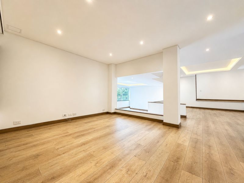 Apartamento en venta Cundinamarca Bogotá La Cabrera 200 m2 Habitaciones 3 Baños 3 Garajes 2 Precio $2000000000