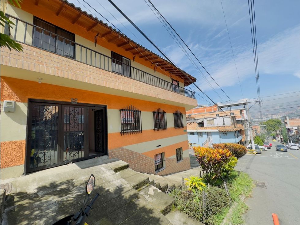 Casa en venta Antioquia Medellín Campo Valdes No1 200 m2 Habitaciones 3 Baños 3 Garajes 0 Precio $700000000