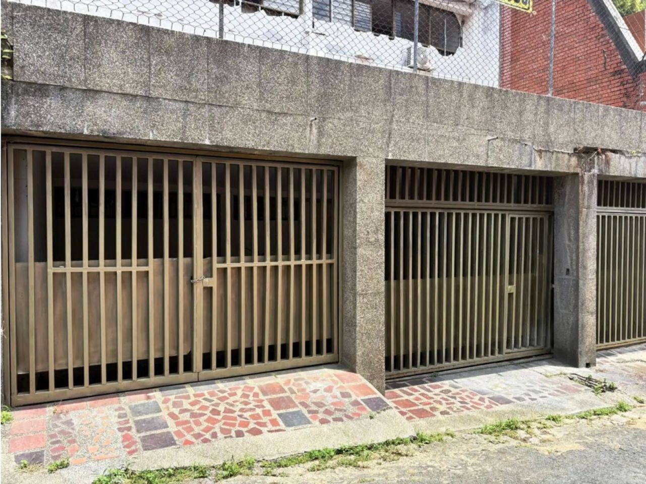 Casa en venta Valle Del Cauca Cali Ciudadela Floralia 350 m2 Habitaciones 7 Baños 4 Garajes 4 Precio $1100000000