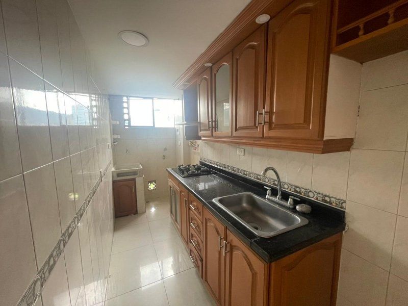 Apartamento en arriendo Antioquia Envigado El Dorado 65 m2 Habitaciones 3 Baños 2 Garajes 1 Precio $2700000