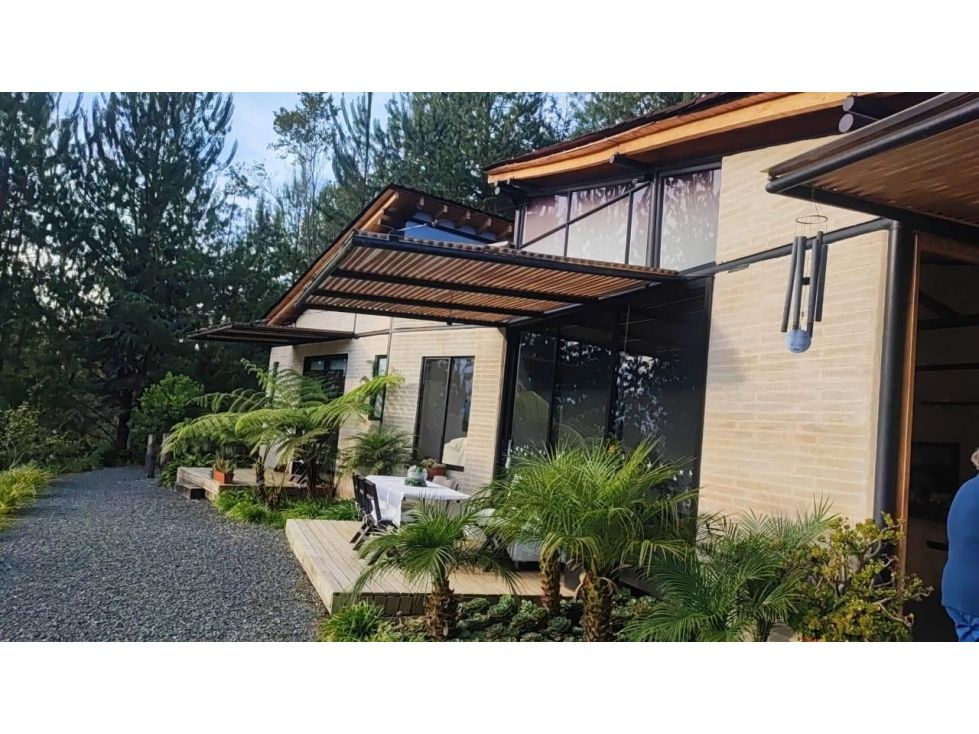 Finca en venta Antioquia La Ceja La Ceja 10500 m2 Habitaciones 3 Baños 3 Garajes 2 Precio $3400000000