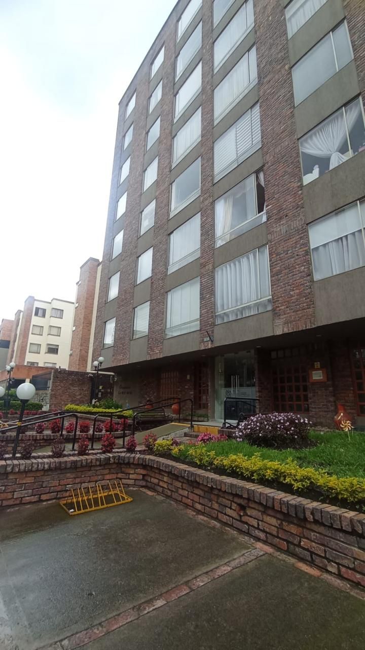 Apartamento en arriendo Cundinamarca Bogotá Santa Teresa 62 m2 Habitaciones 3 Baños 2 Garajes 1 Precio $2100000