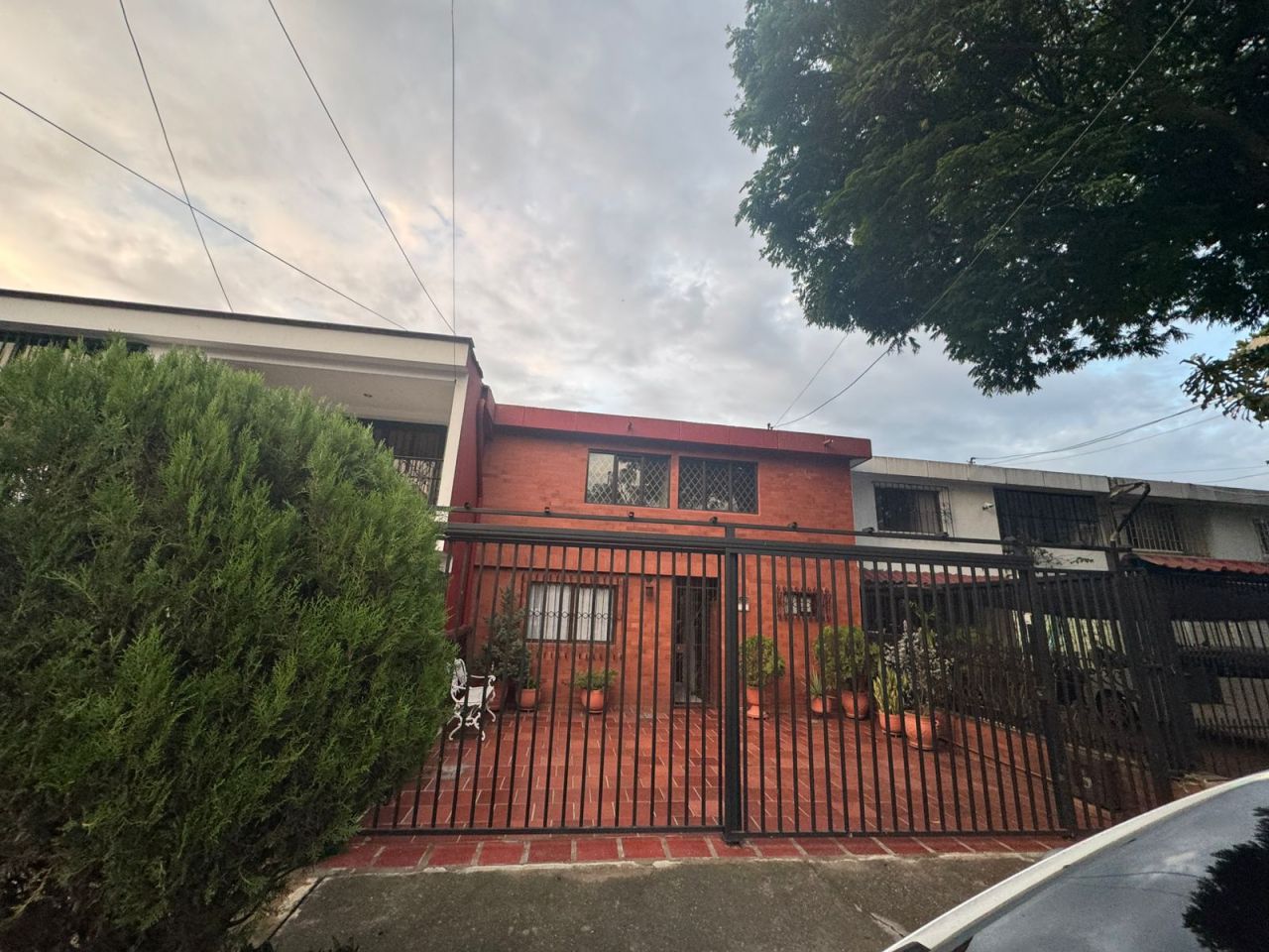 Casa en arriendo Valle Del Cauca Cali Santa Rosa 122 m2 Habitaciones 5 Baños 4 Garajes 0 Precio $2950000