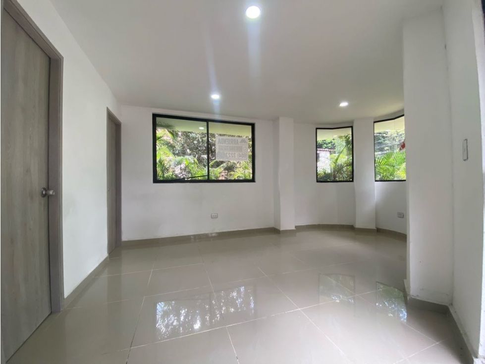 Local en arriendo Antioquia Medellín Santa Teresita 18 m2 Habitaciones 0 Baños 2 Garajes 0 Precio $1800000