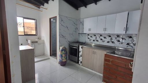 Apartamento en arriendo Antioquia Medellín Los Alcazares 80 m2 Habitaciones 3 Baños 2 Garajes 0 Precio $2700000