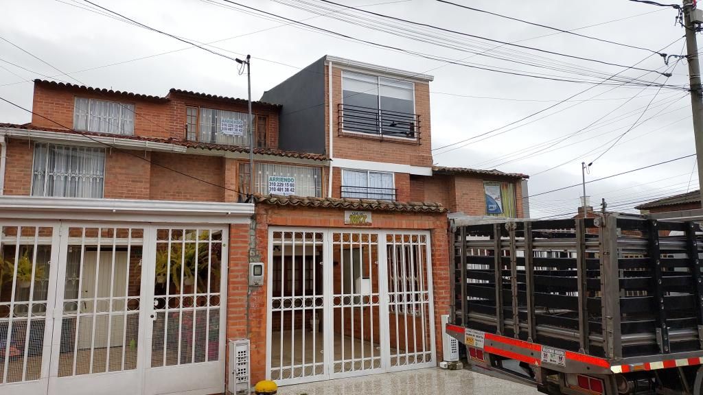 Casa en arriendo Cundinamarca Chía Ub Parque Del Rio 110 m2 Habitaciones 2 Baños 3 Garajes 1 Precio $1800000