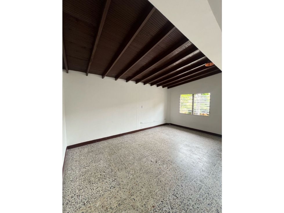 Casa en arriendo Antioquia Medellín Calasanz 198 m2 Habitaciones 4 Baños 3 Garajes 1 Precio $4800000