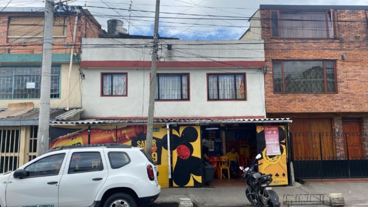 Casa en venta Cundinamarca Bogotá Prado Veraniego Sur 320 m2 Habitaciones 6 Baños 3 Garajes 2 Precio $1800000000
