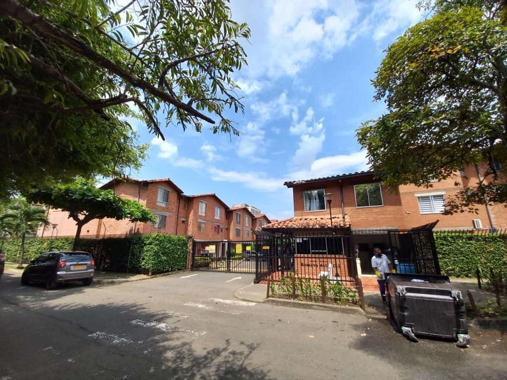 Casa en arriendo Valle Del Cauca Cali Lili 95 m2 Habitaciones 4 Baños 3 Garajes 1 Precio $2150000