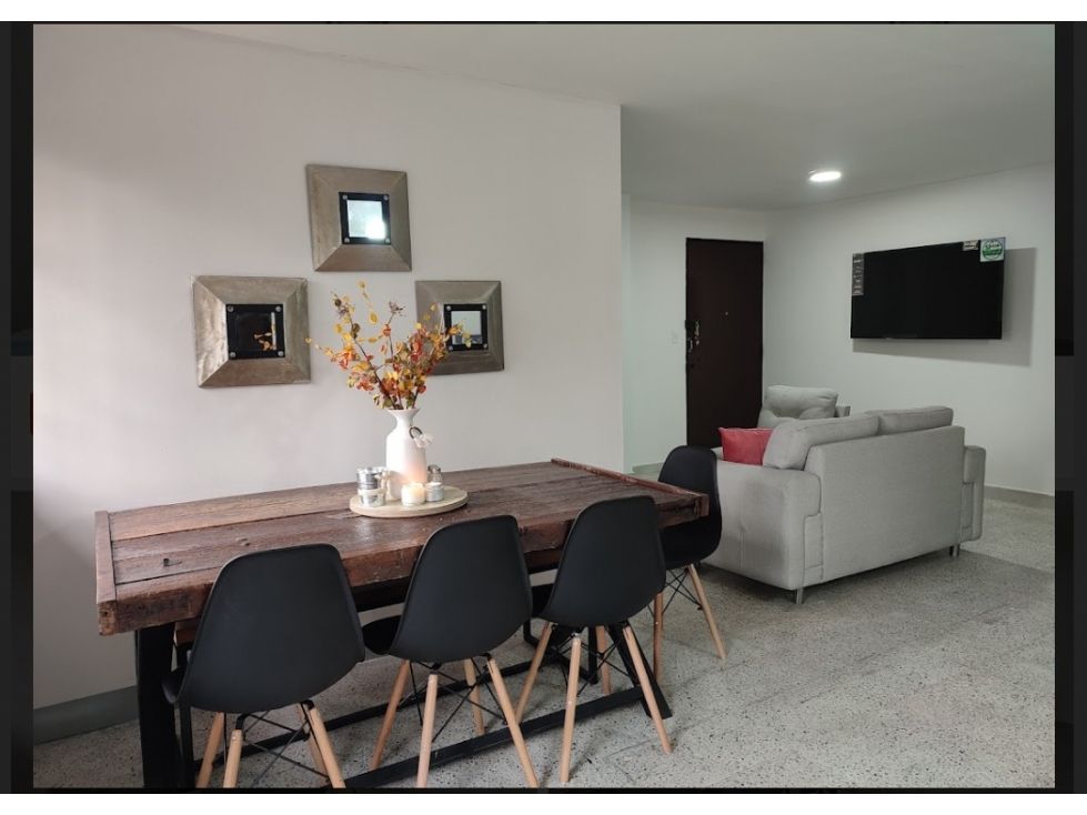 Casa en arriendo Antioquia Medellín Florida Nueva 180 m2 Habitaciones 7 Baños 3 Garajes 0 Precio $4800000