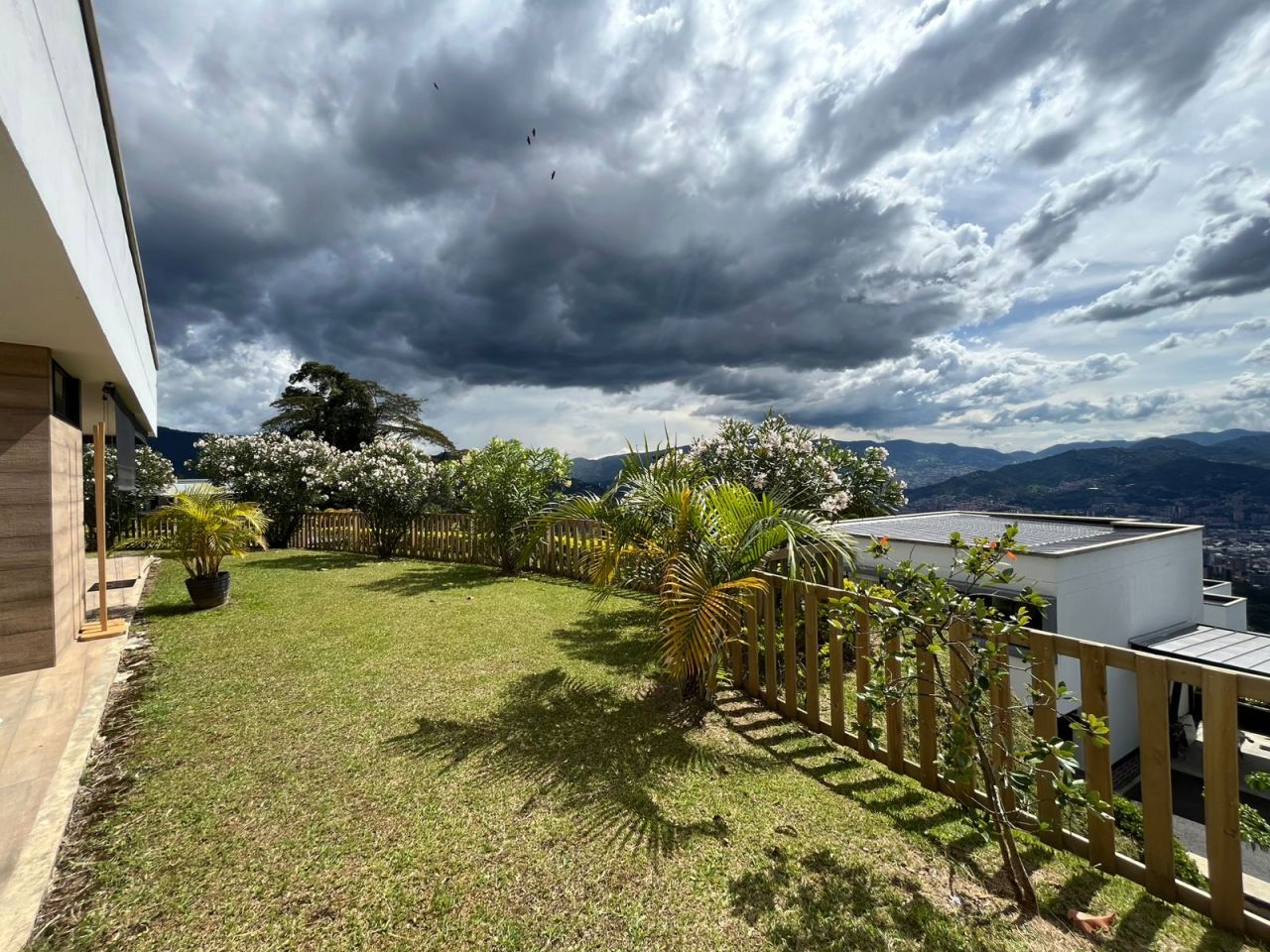 Apartamento en arriendo Antioquia Envigado El Chocho 320 m2 Habitaciones 3 Baños 4 Garajes 4 Precio $16700000