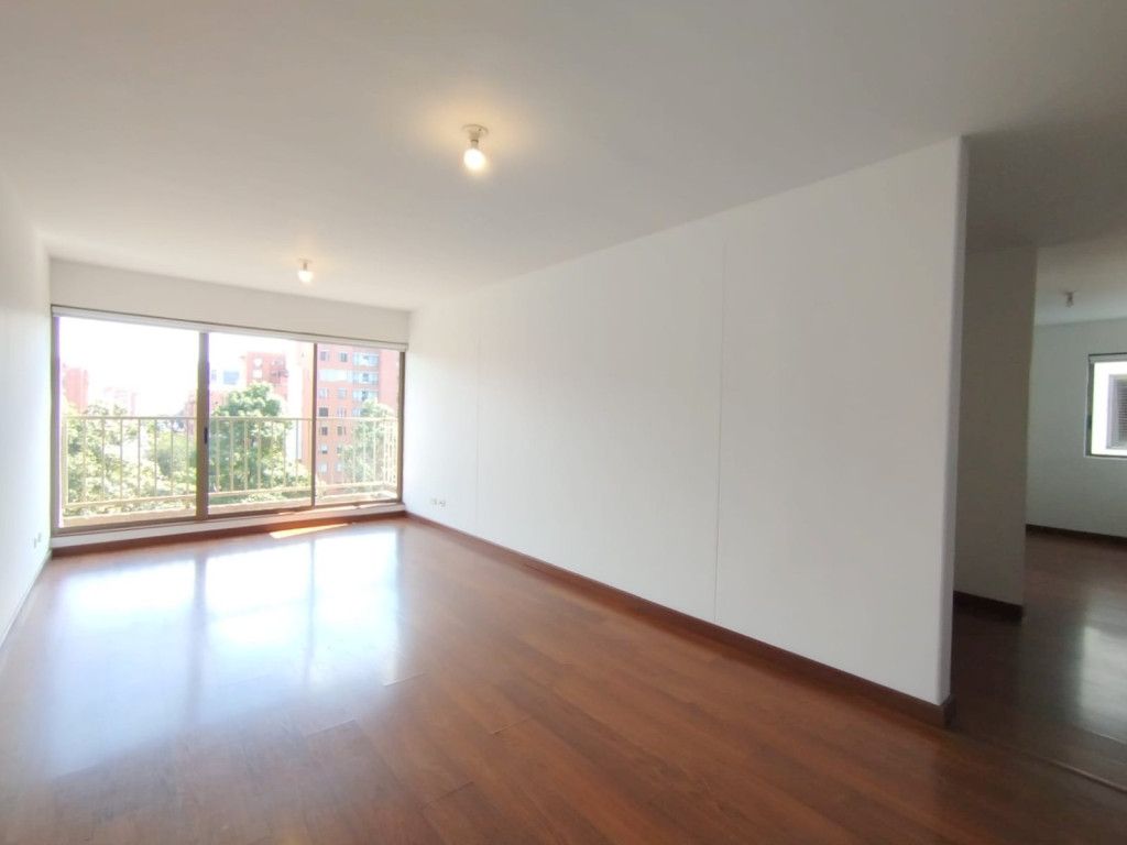 Apartamento en arriendo Cundinamarca Bogotá Ciudad Salitre Sur-oriental 77 m2 Habitaciones 3 Baños 2 Garajes 1 Precio $3946000