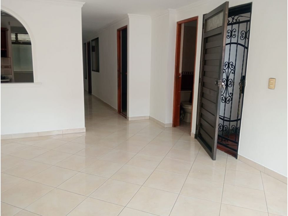 Apartamento en arriendo Antioquia Medellín San Pedro 80 m2 Habitaciones 3 Baños 2 Garajes 0 Precio $2200000