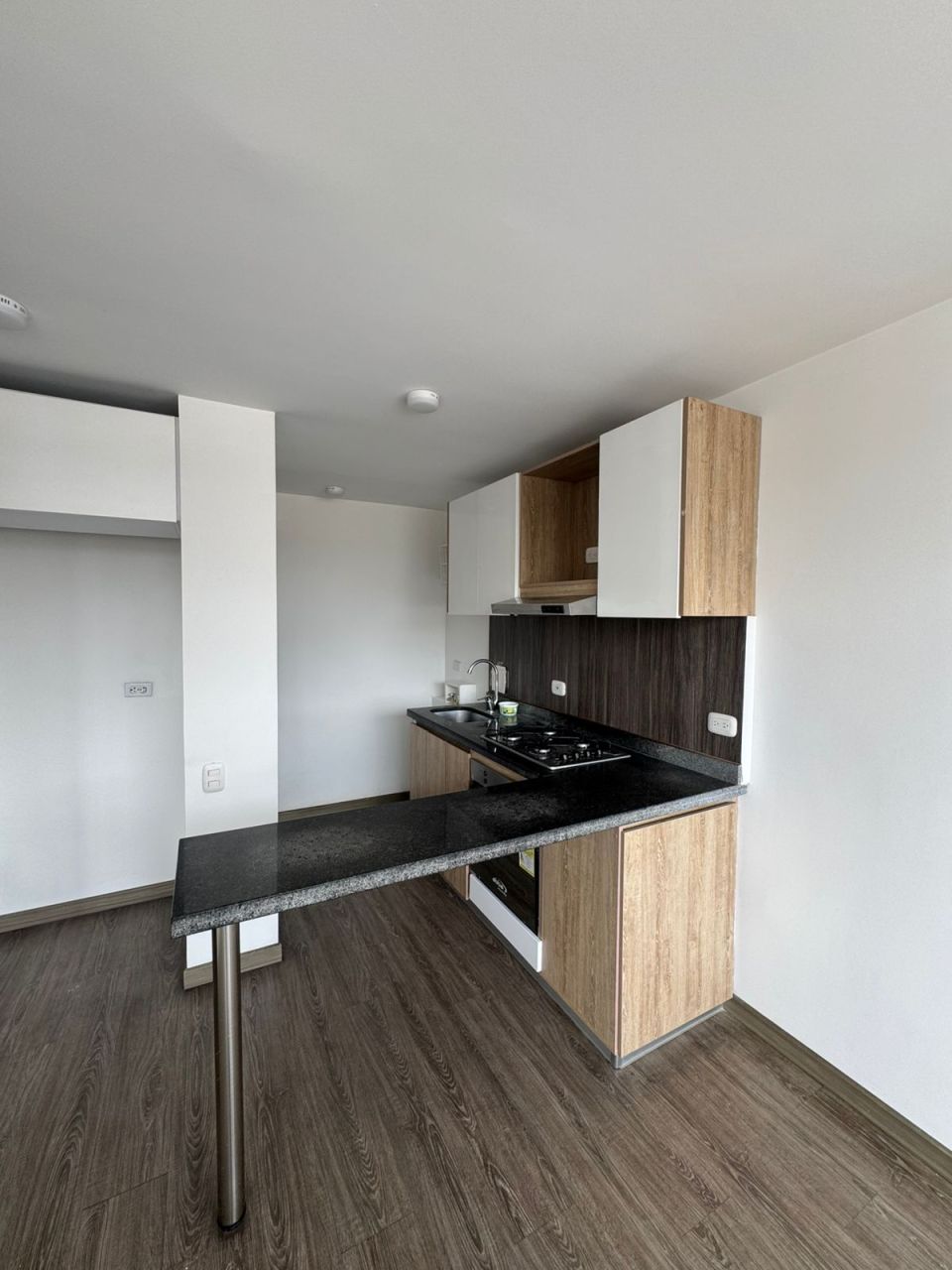 Apartaestudio en arriendo Cundinamarca Bogotá Ub Cordoba Niza 37 m2 Habitaciones 1 Baños 1 Garajes 0 Precio $2250000