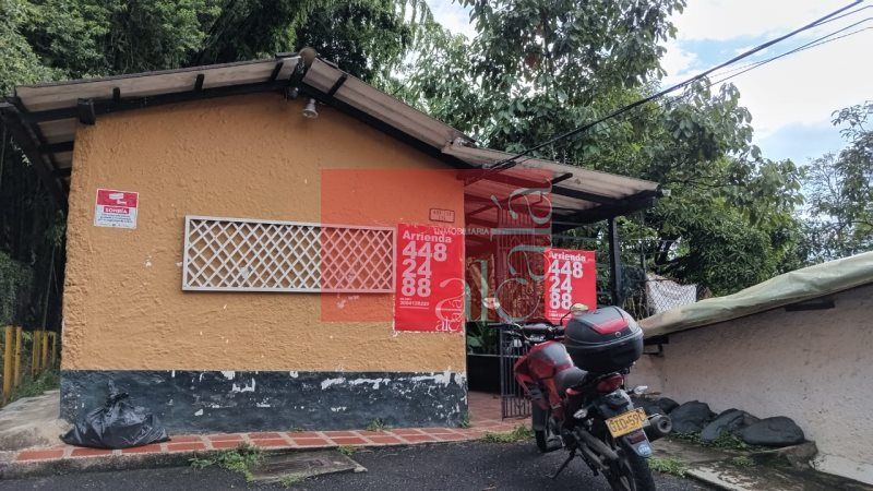 Casa en arriendo Antioquia Envigado Loma Del Barro 65 m2 Habitaciones 3 Baños 1 Garajes 0 Precio $1600000