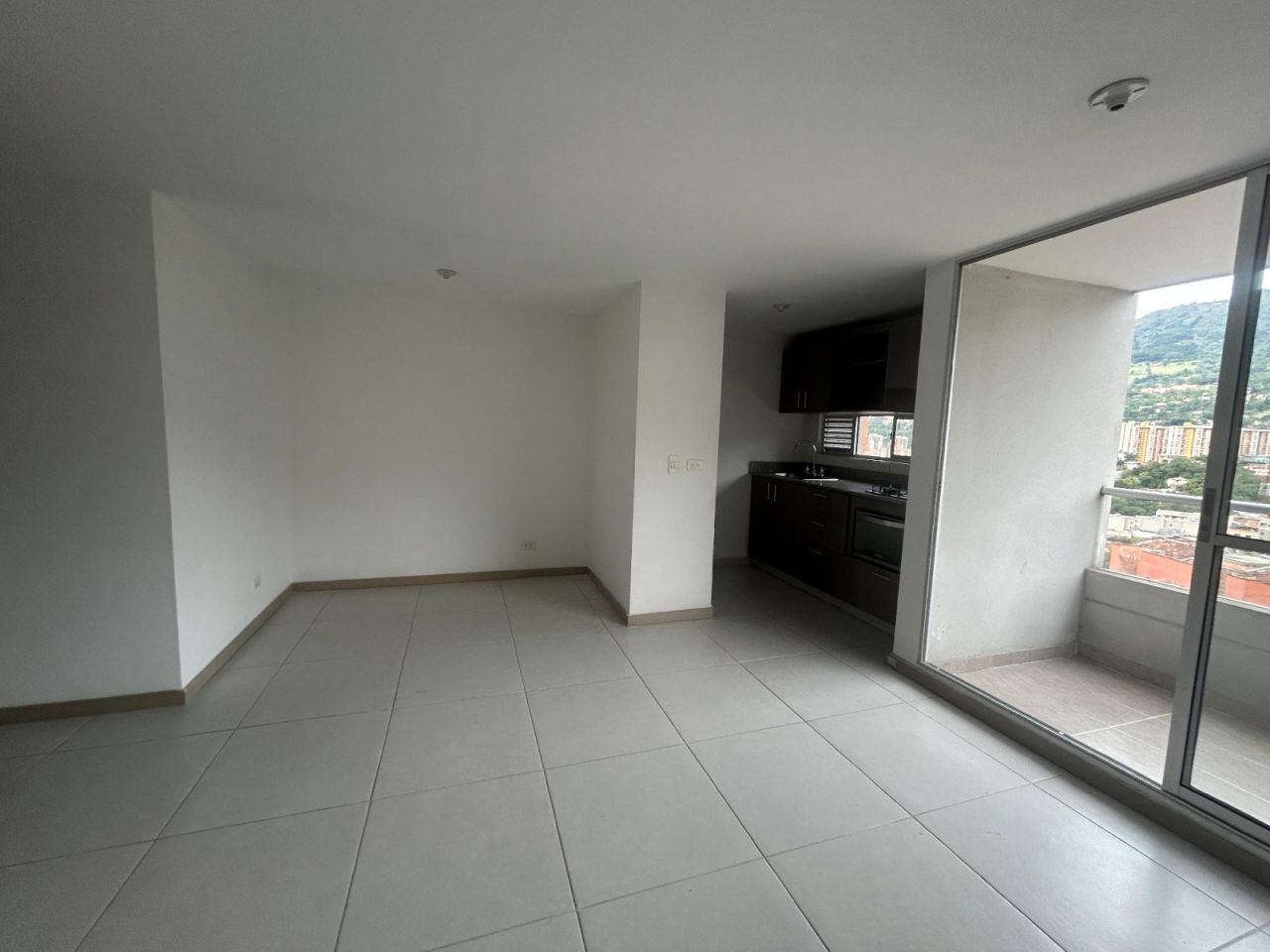 Apartamento en arriendo Antioquia Envigado Las Antillas 68 m2 Habitaciones 2 Baños 2 Garajes 1 Precio $3300000
