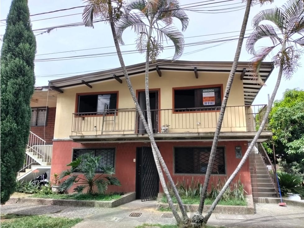 Casa en arriendo Antioquia Medellín El Nogal- Los Almendros 110 m2 Habitaciones 3 Baños 3 Garajes 0 Precio $3500000