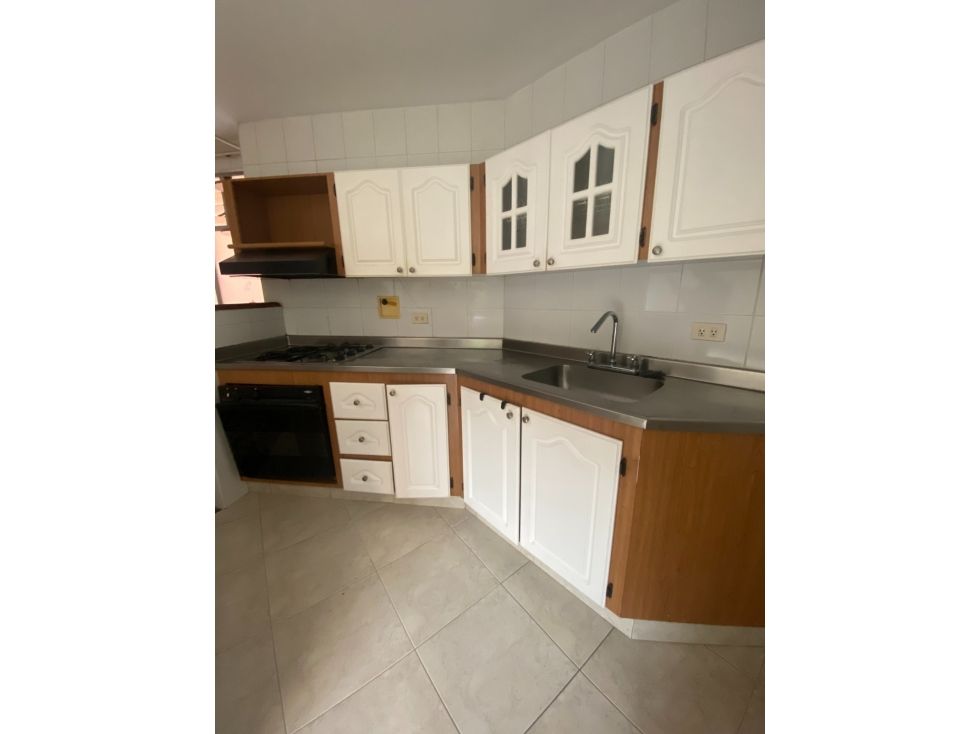 Apartamento en arriendo Antioquia Medellín La Pradera 100 m2 Habitaciones 3 Baños 2 Garajes 0 Precio $2000000