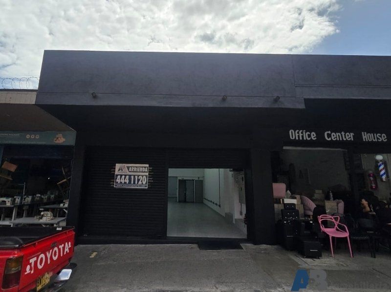 Local en arriendo Antioquia Medellín San Benito 125 m2 Habitaciones 0 Baños 2 Garajes 0 Precio $13500000