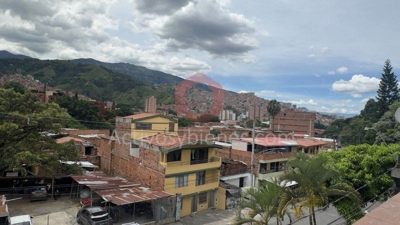 Casa en arriendo Antioquia Medellín Veinte De Julio 120 m2 Habitaciones 3 Baños 2 Garajes 0 Precio $2300000