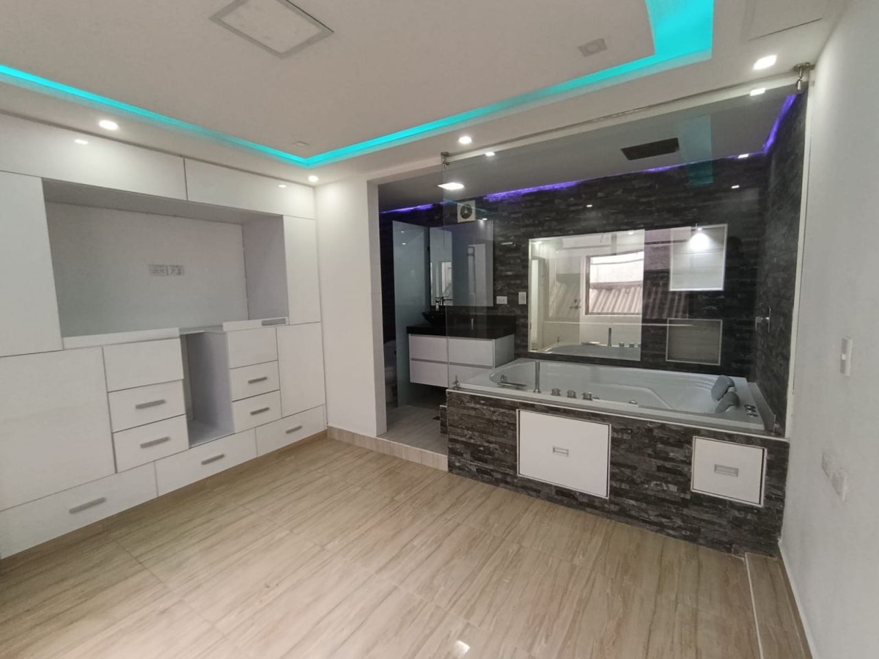 Apartamento en arriendo Antioquia Medellín Rosales 66 m2 Habitaciones 2 Baños 2 Garajes 0 Precio $3000000