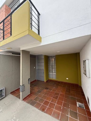 Casa en arriendo Santander Floridablanca Cr Valmonti 170 m2 Habitaciones 3 Baños 3 Garajes 1 Precio $3760000