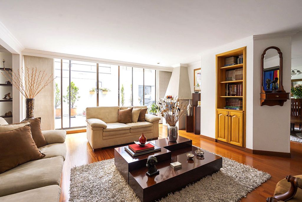 Apartamento en venta Cundinamarca Bogotá Santa Barbara Occidental 238 m2 Habitaciones 3 Baños 4 Garajes 4 Precio $1350000000
