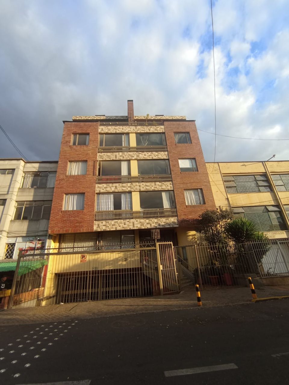 Apartamento en arriendo Cundinamarca Bogotá Las Américas 100 m2 Habitaciones 3 Baños 3 Garajes 0 Precio $2500000