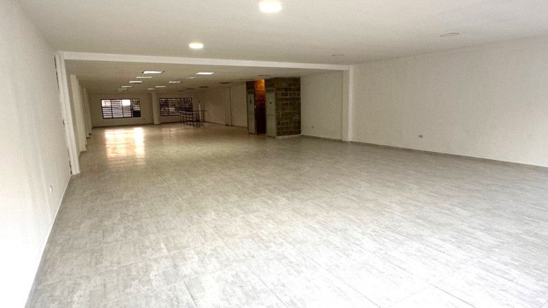 Local en arriendo Valle Del Cauca Cali Santa Mónica 320 m2 Habitaciones 0 Baños 2 Garajes 1 Precio $4600000