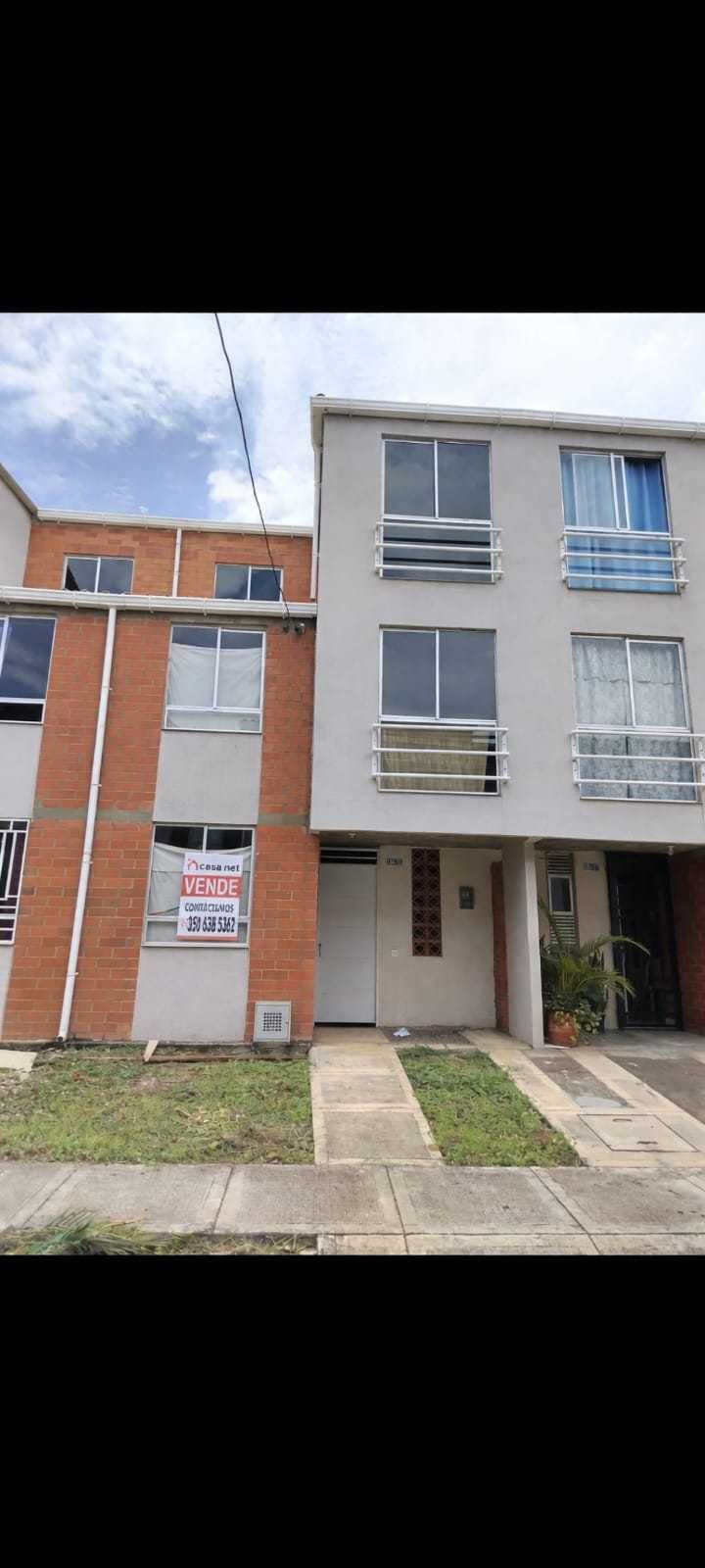Casa en venta Valle Del Cauca Jamundí Cd Las Flores 63 m2 Habitaciones 4 Baños 3 Garajes 1 Precio $165000000