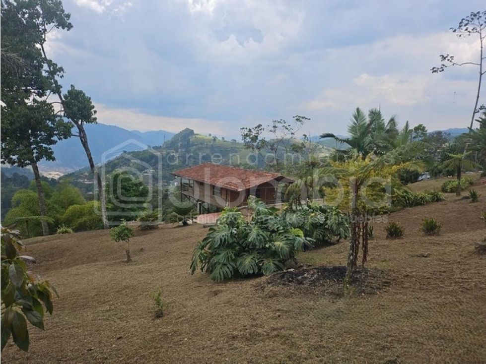 Finca en arriendo Antioquia Caldas Caldas 200 m2 Habitaciones 2 Baños 3 Garajes 2 Precio $3000000