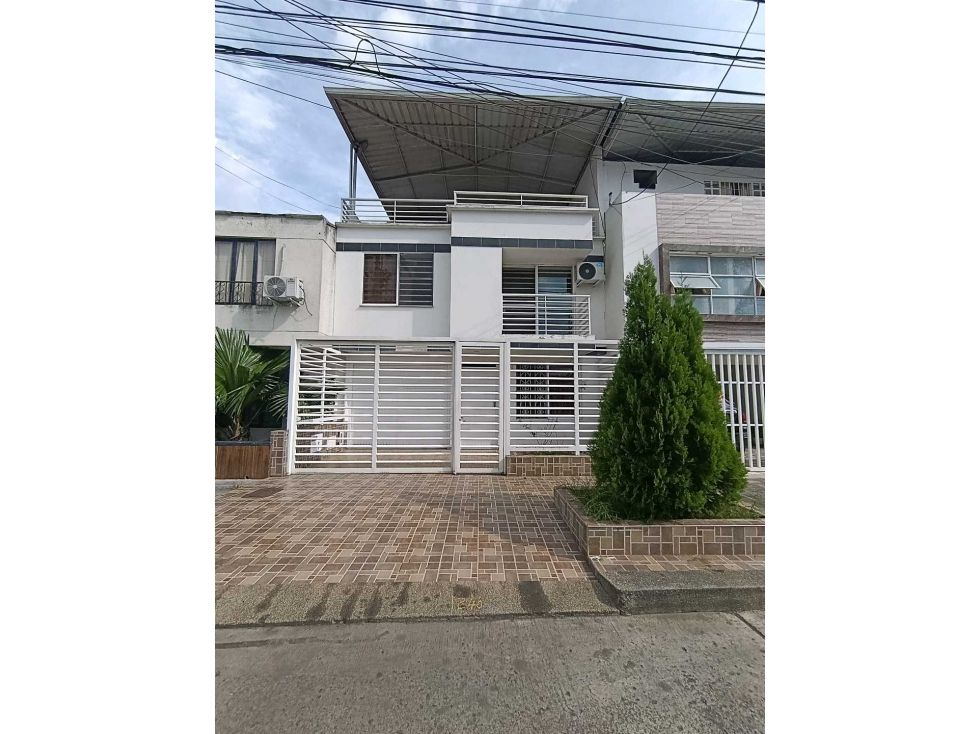 Casa en venta Valle Del Cauca Palmira Ub Altamira 275 m2 Habitaciones 4 Baños 5 Garajes 1 Precio $800000000
