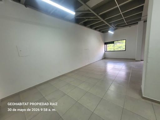 Local en arriendo Antioquia Medellín San Javier No1 47 m2 Habitaciones 0 Baños 1 Garajes 0 Precio $1800000