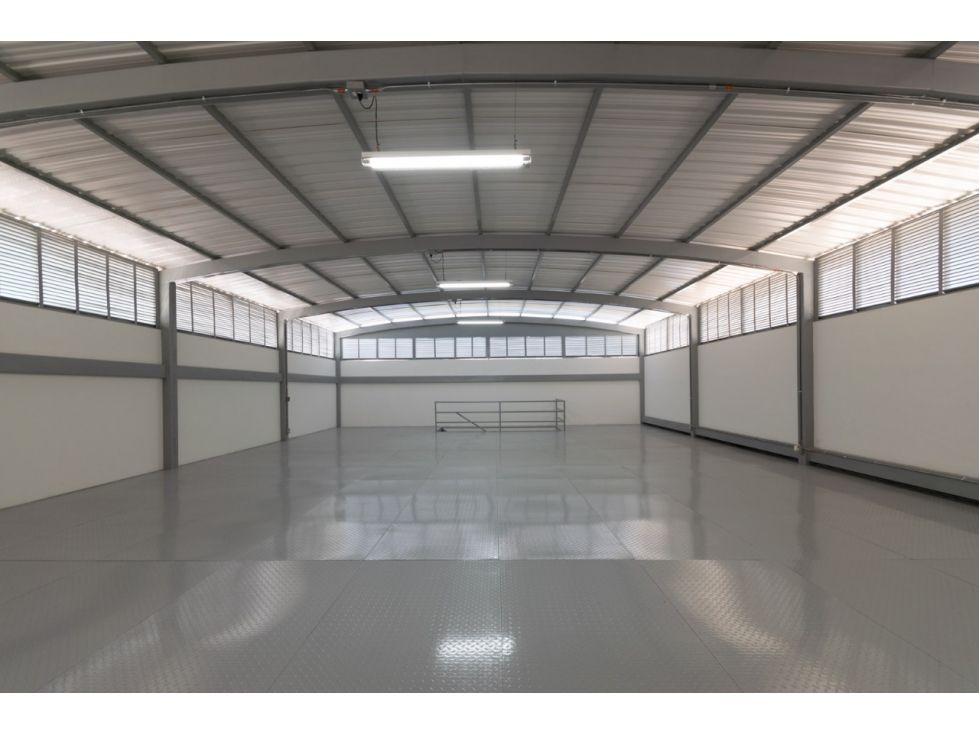 Bodega en arriendo Antioquia Medellín Moravia 180 m2 Habitaciones 0 Baños 2 Garajes 0 Precio $6617000