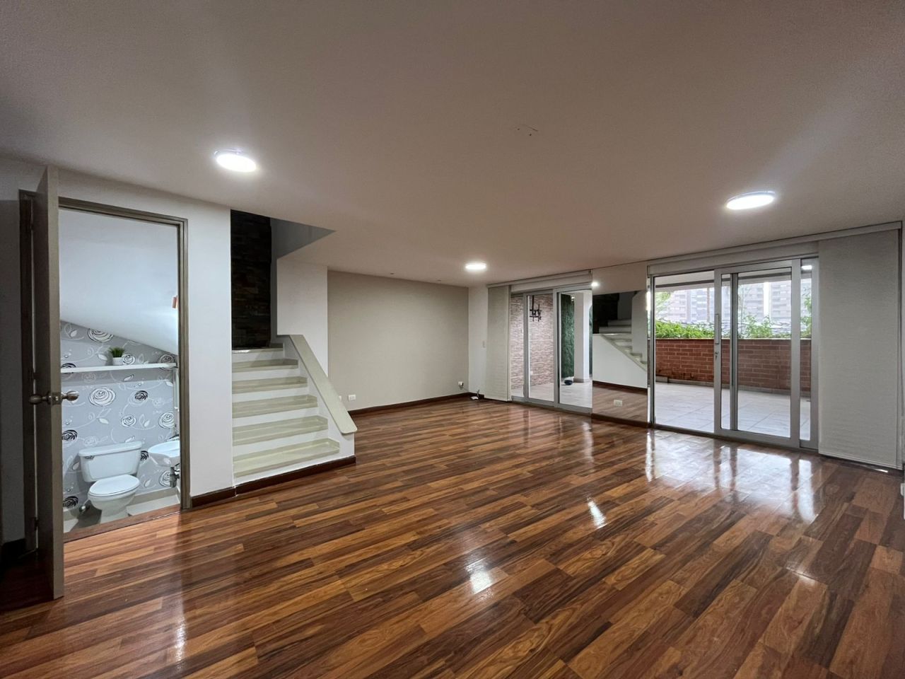 Casa en arriendo Antioquia Envigado La Mesa 175 m2 Habitaciones 3 Baños 3 Garajes 2 Precio $9500000