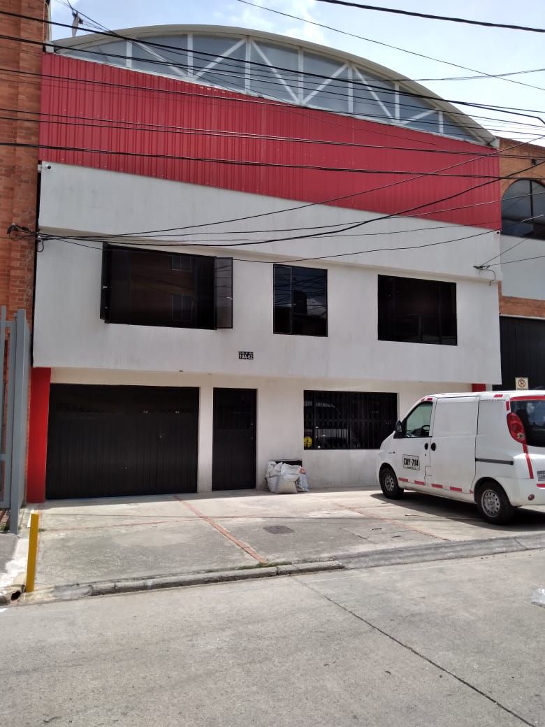 Bodega en arriendo o venta Cundinamarca Bogotá Las Orquideas 900 m2 Habitaciones 0 Baños 6 Garajes 1 Precio venta $4100000000 Precio arriendo $25000000