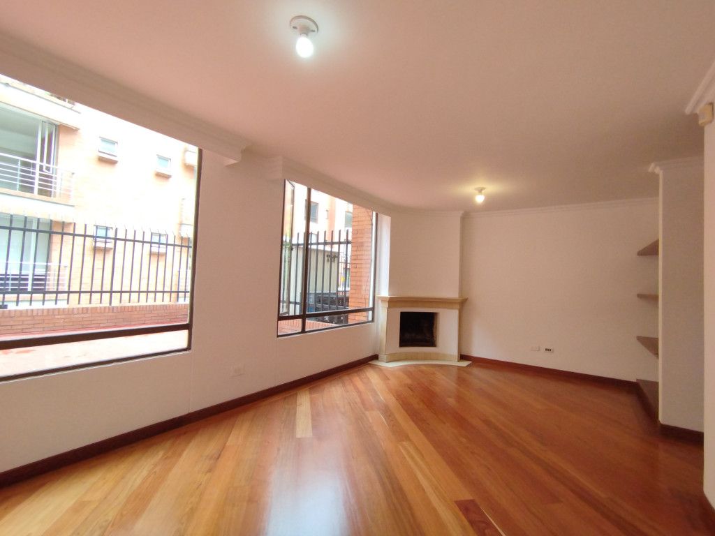 Apartamento en arriendo Cundinamarca Bogotá Ub Santa Coloma 94 m2 Habitaciones 3 Baños 3 Garajes 2 Precio $4050000