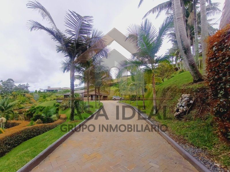 Casa en arriendo o venta Antioquia Rionegro Rionegro 4000 m2 Habitaciones 4 Baños 4 Garajes 2 Precio venta $2600000000 Precio arriendo $12300000