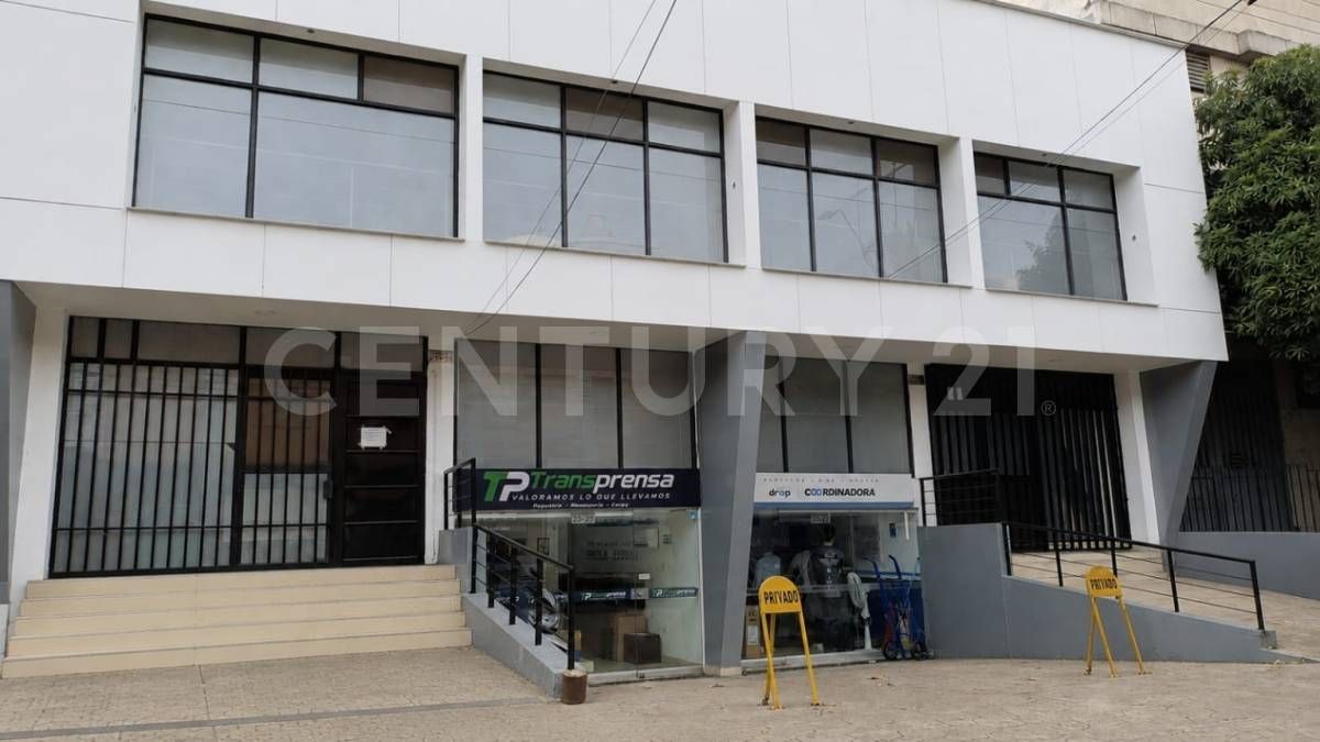 Edificio en arriendo Valle Del Cauca Cali San Vicente 610 m2 Habitaciones 7 Baños 5 Garajes 0 Precio $12000000