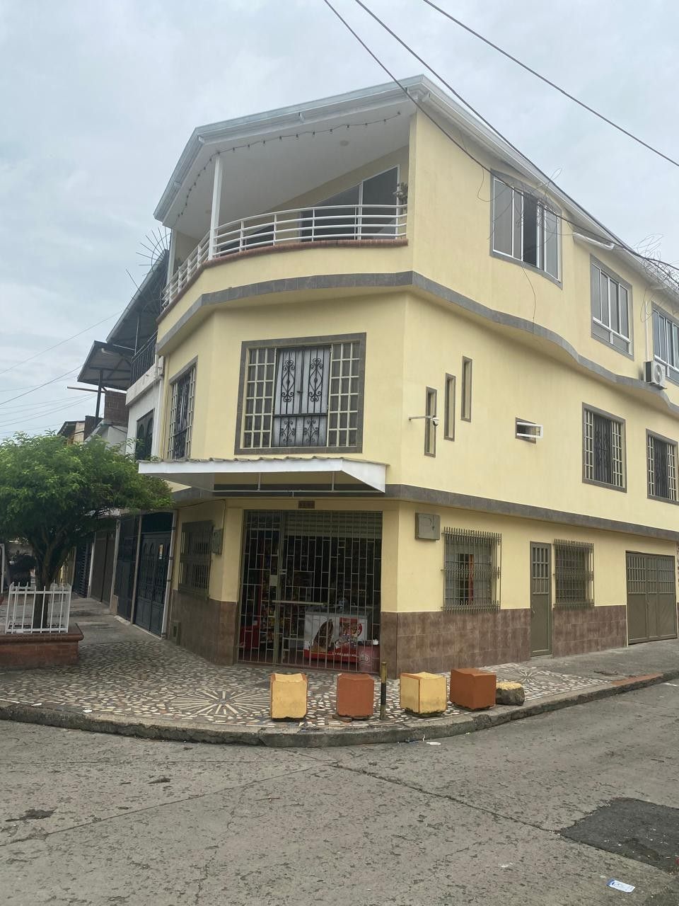 Casa en venta Valle Del Cauca Cali Manuel María Buenaventura 320 m2 Habitaciones 4 Baños 3 Garajes 2 Precio $750000000