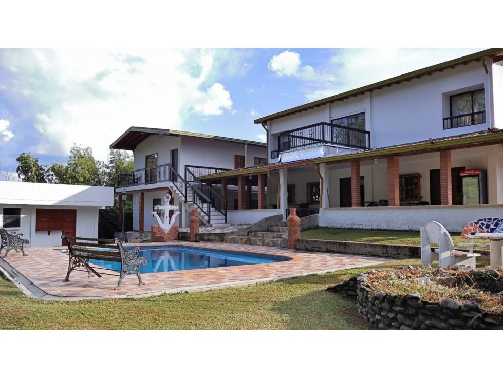 Finca en venta Antioquia Santa Bárbara Santa Bárbara 2000 m2 Habitaciones 30 Baños 10 Garajes 20 Precio $4000000000
